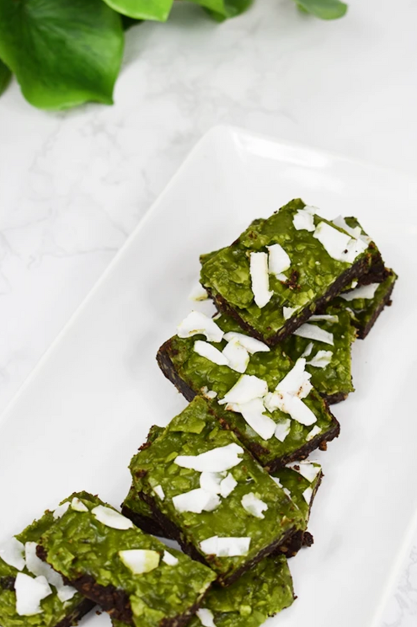 Beat The Afternoon Slump With These No Bake Matcha Raw Bars | Vital Proteins