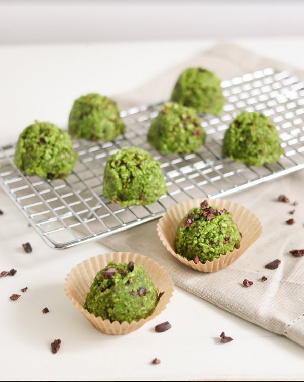 Make These Mint Chip Macaroons For Your Next Dinner Party | Vital Proteins
