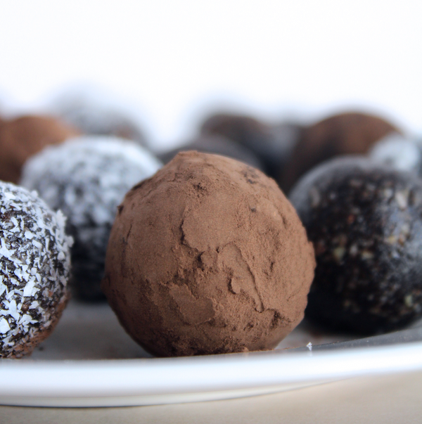 These Healthy Chocolate Bliss Balls Are The Perfect Sweet Snack | Vital Proteins