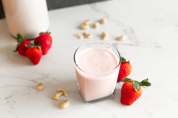Upgrade Your Day With This Creamy Strawberry Vanilla Cashew Milk | Vital Proteins